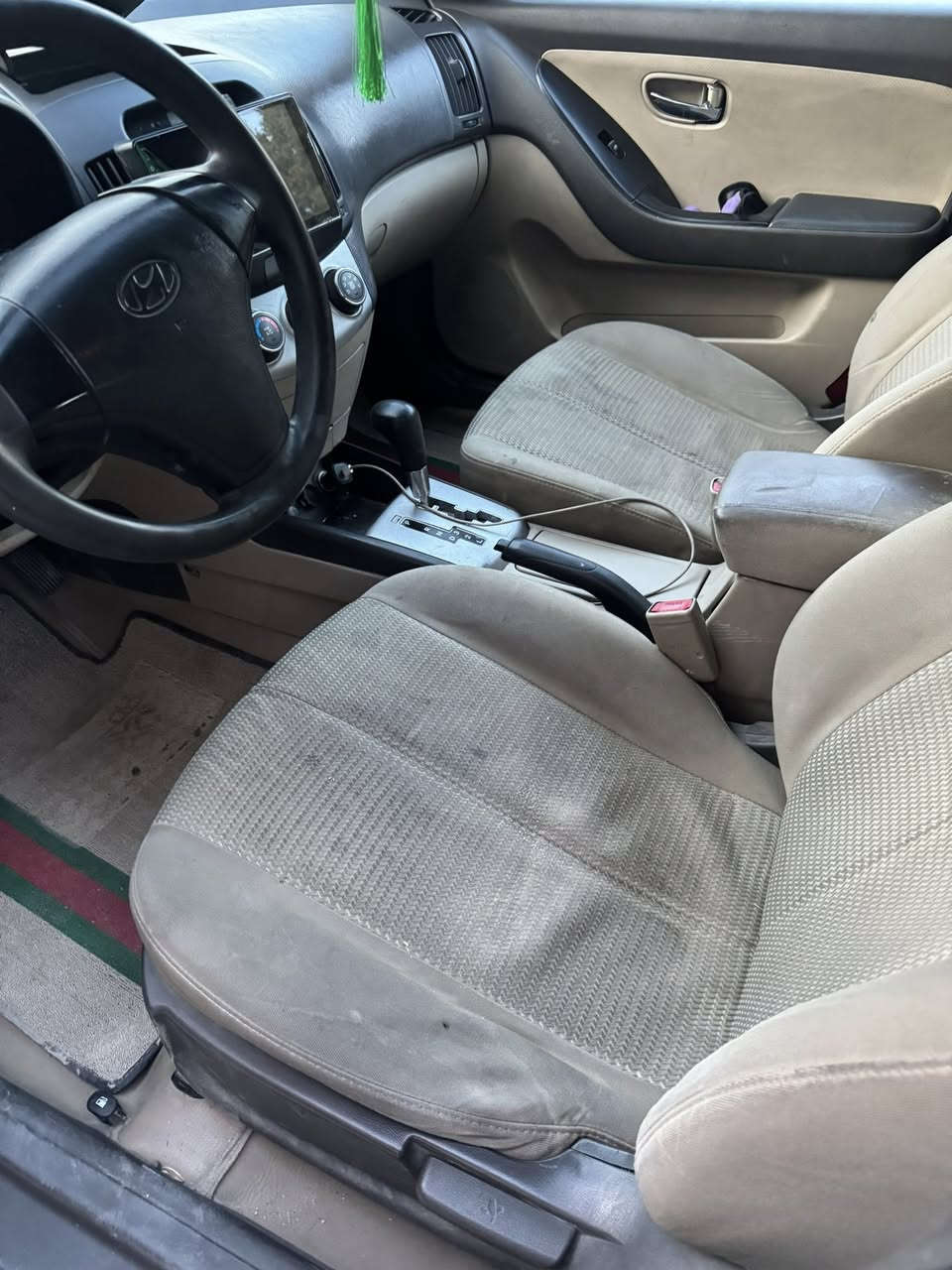 يا الله سلام عليكم النترة خليجي  موديل 2011
بية صبغ بين الباب والجاملغ 
والصفحه الثانية كذالك العنوان بغداد المدينه
السعر 107
الرقم ***********
