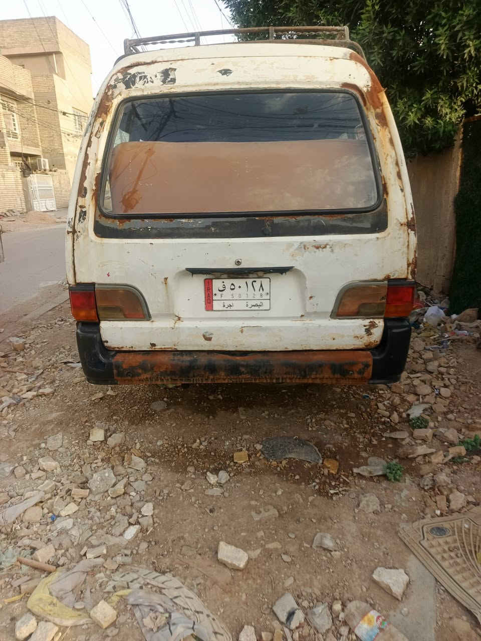 السلام عليكم كيا اسيا موديل 94 سياره سمكره جديده وكامله نقصها بس صبغ رقم الماني مصفره هيئه وغرامات تحويل ثاني يوم السعر 33 مكاني بغداد شهداء السيديه ***********
