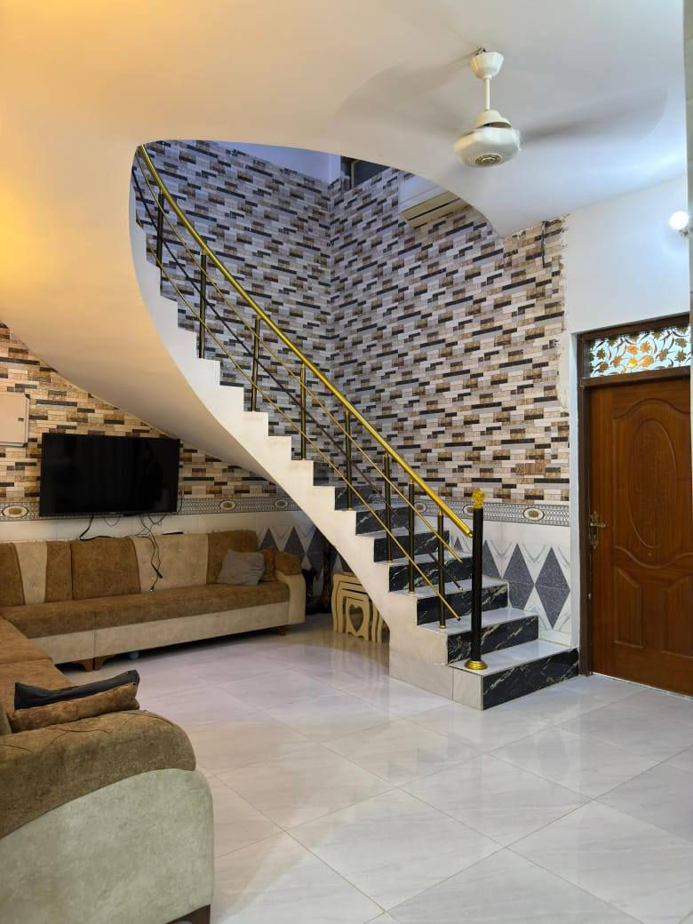 السلام عليكم مشتمل دوانم المعمل 150 متر شارع تبليط قرب جامع مكية يرهم مع الاثاث ويرهم بدون 
***********
