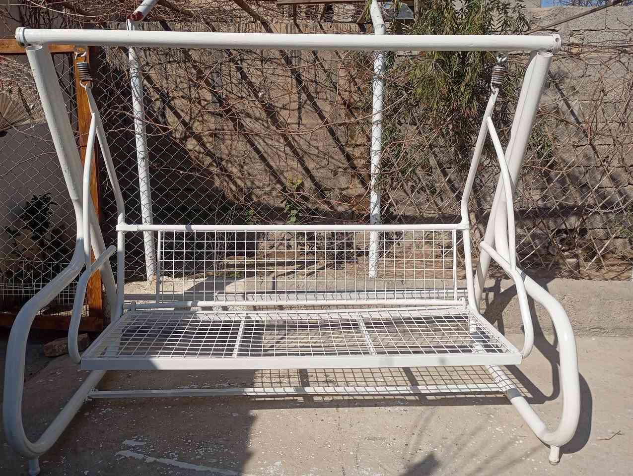 مرجوحة نضيف للبيع 
السعر 300 الف وبيها مجال قليل 
مكان كركوك فيلق ***********
