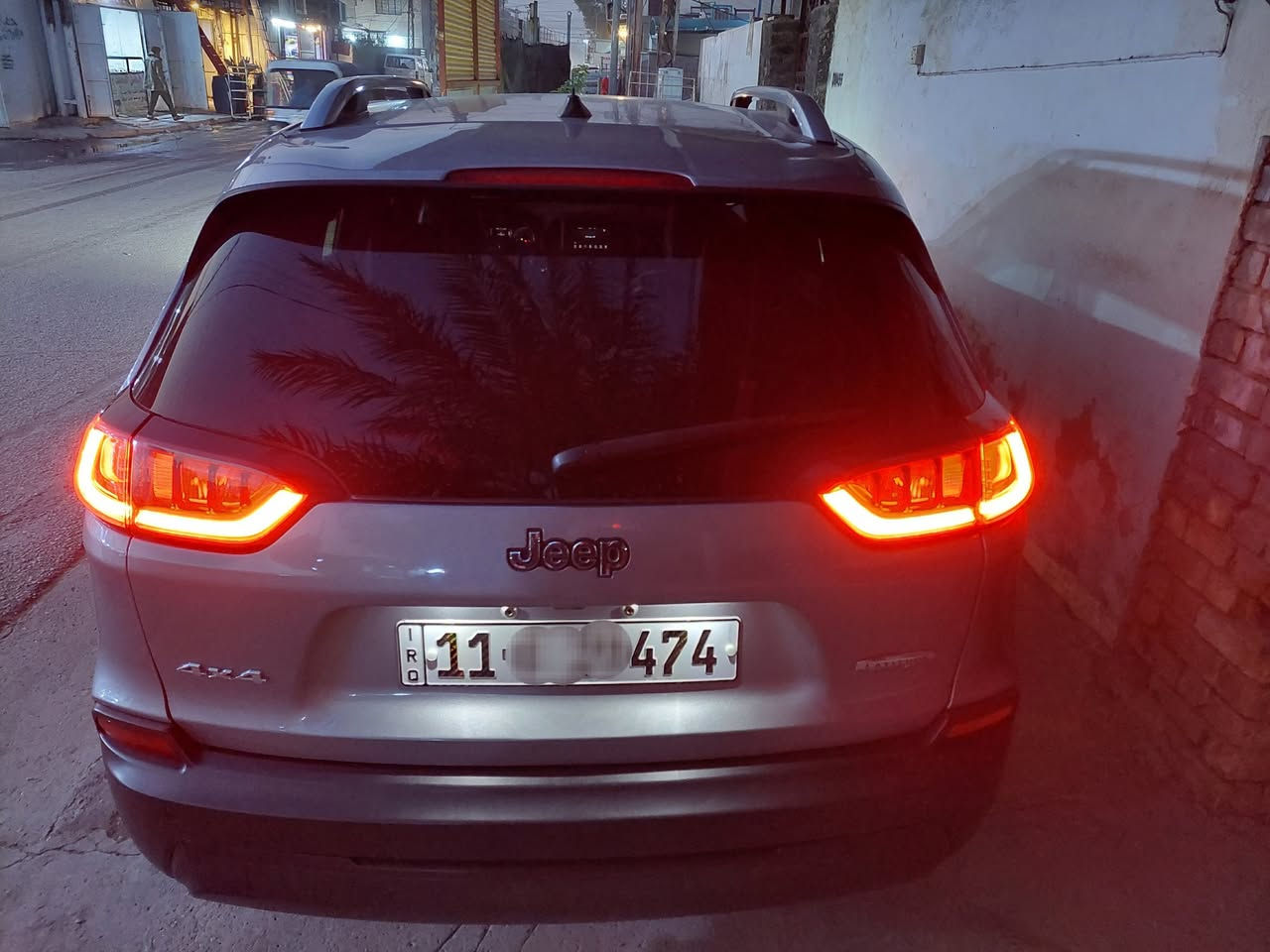 يا الله
جيب بزون لاتيدو
موديل 2019
4 سلندر مكينه 2400
ماشيه 67 الف كيلو متر
المواصفات نص فول
كشنات جلد / السايق كهرباء
تحكم ستيرن جهتين
قطعتين تبريد
نقطه عمياء + رادار خلفي
حساسات خلفيه + كامره دواره
توقف ذاتي + اشاير بالمري + هيتر
لايت زينون بلاد + ليد امامي خلفي
وبيها بعد هواي مواصفات
حادثها بنيد فقط بدون ايرباك
صور الحادث مرفقة مع الصور
مع رقم الشاصي 
مكينه كير تبريد كله على وضع الشركه
صدر جديد
باتري جديد
تخم تاير جديد
ويل حجم 18 كروم
عارضها 147 $ وبيها مجال بسيط
عنواني بغداد الدوره
للاستفسار ***********
واتس اب
غير متواجد عالفيس
