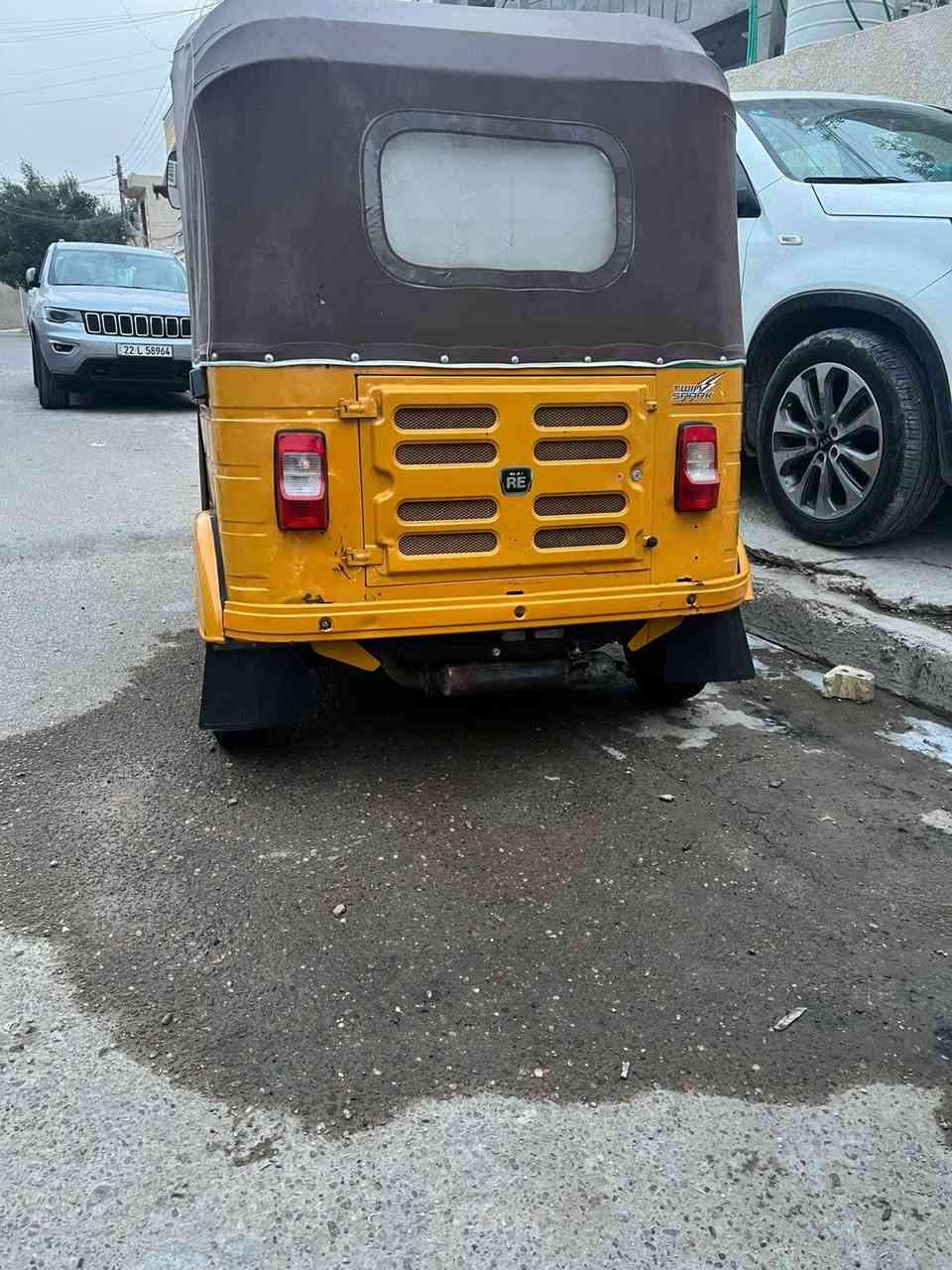 السلام عليكم تكتك موديل 20شهر 12
تكتك خير من الله لا تنقيص ولا تبخير مرقمه رقم بغداد  شغاله وخير من الله تكتك جاهزه فقط ضفيره اماميه تعبانه شويه اشاير شغاله صطاب بريك شغال كله شغال بس لايت امامي طافي ضفيره اماميه ينرادليه معمره دوس وبيه ضربه جوه البك لايت مرجع على  مكاني بغداد زعفرانيه  الشراي يتصل ويدلل ***********
