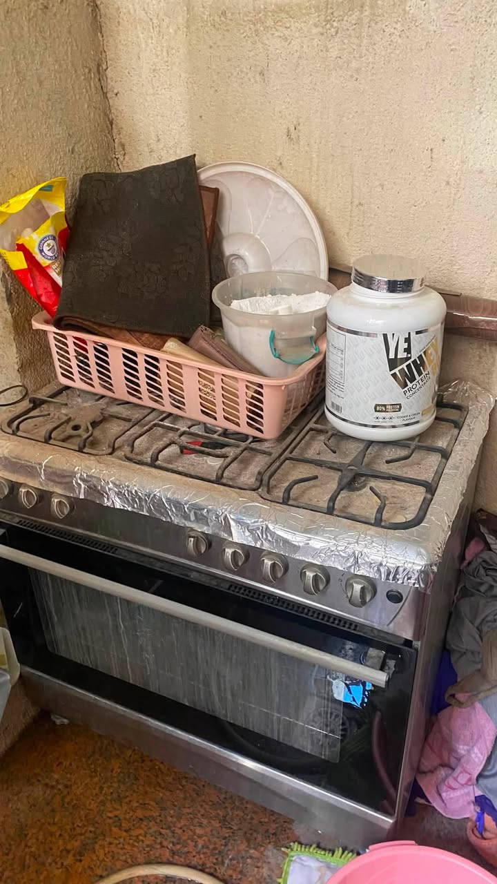 المبردة 70
ميز البلازما الزجاجي ب45 
ميز البلازما الخشب ب40
الغرفة التركية ب150 
التخم ب650 
الاوفن 35 
الميز الطعام ب50 بدون كراسي
غرفة صاج جديدة ب400
كاونتر الاسود ال 5 قطع بـ 400
وكاونتر الرصاصي 3 قطع بـ 300
البلازما بدون نت شغالة بـ 50 والي بالصورة مال غرفة الصاج هم ب50
موقع حي الجهاد
الموقع الثاني الدورة
للاتصال ***********
