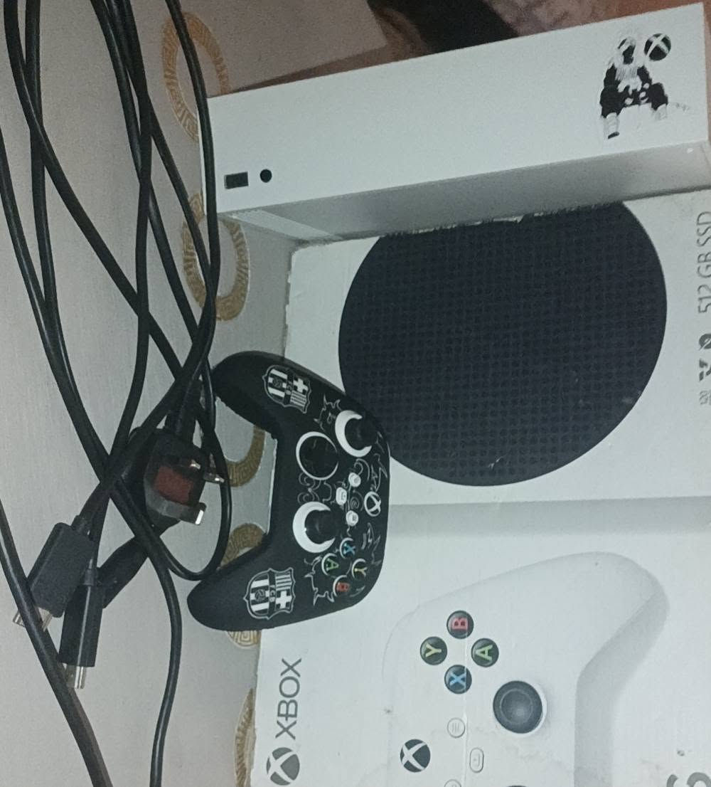 Xbox série s (à vendre)
سلام عليكم خاوتنا اليوم جبنالكم اكس بوكس سريس اس 🛑 كيما راكم تشوفو نقية الله ابارك🛑خاوتي الاكس بوكس هادي راهي للبيع 🛑ملاحظة🛑خاوتي مع العلم أن. الاكس بوكس هاذي تشعل غير فالعطل فقط🛑او تتجبد غير باش تتنيطوايا ماشي مستخدمة بزاف ماكسيموس 5 اشهر 🛑 المهم خاوتنا هادي الاكس بوكس جايا مع مانات نتاعها اوريجينال فيها ستيك دريفة خفيف فالجويستيك نتاعها تقدر تخليها  هكا ول تريباريها🛑 تجي مع المانات نتاعها و ڨاع لي كابل نتاعها اوريجينال او بيانسوووغ مع الباطة🛑(بروميار مان) المهم لي 🛑انتريسي خاوتنا ايجي خاص🛑


**إذا كنت صاحب هذا الإعلان وتريد حذفه لأي سبب، رجاءا أرسل رسالة إلى الدعم الفني**