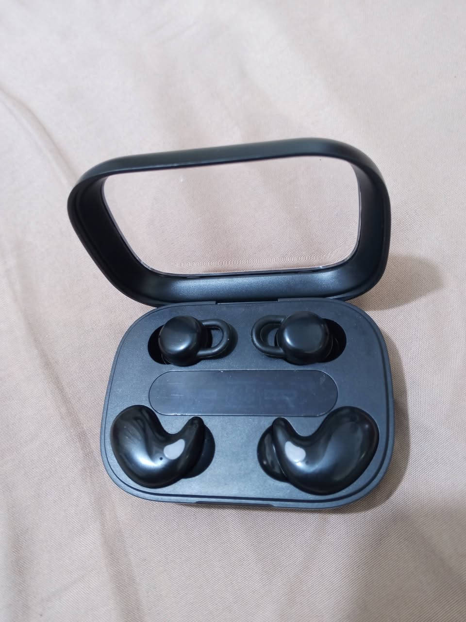 السلام عليكم ورحمه الله وبركاته سماعات للبيع
سماعه امزون اصليه 4سماعات فول مواصفات  السعر 25الف شاغل 30ساعه
سماعه اورايمو فلوس مواصفات تعمل عن طريق التطبيق السعر 25الف تشغل 40ساعه 
للتواصل ***********
