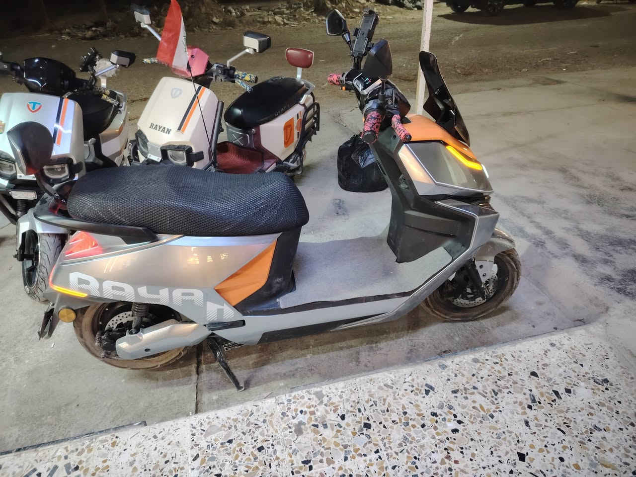 دراجه شحن فضائية للبيع استخدام قليل واتساب ***********
