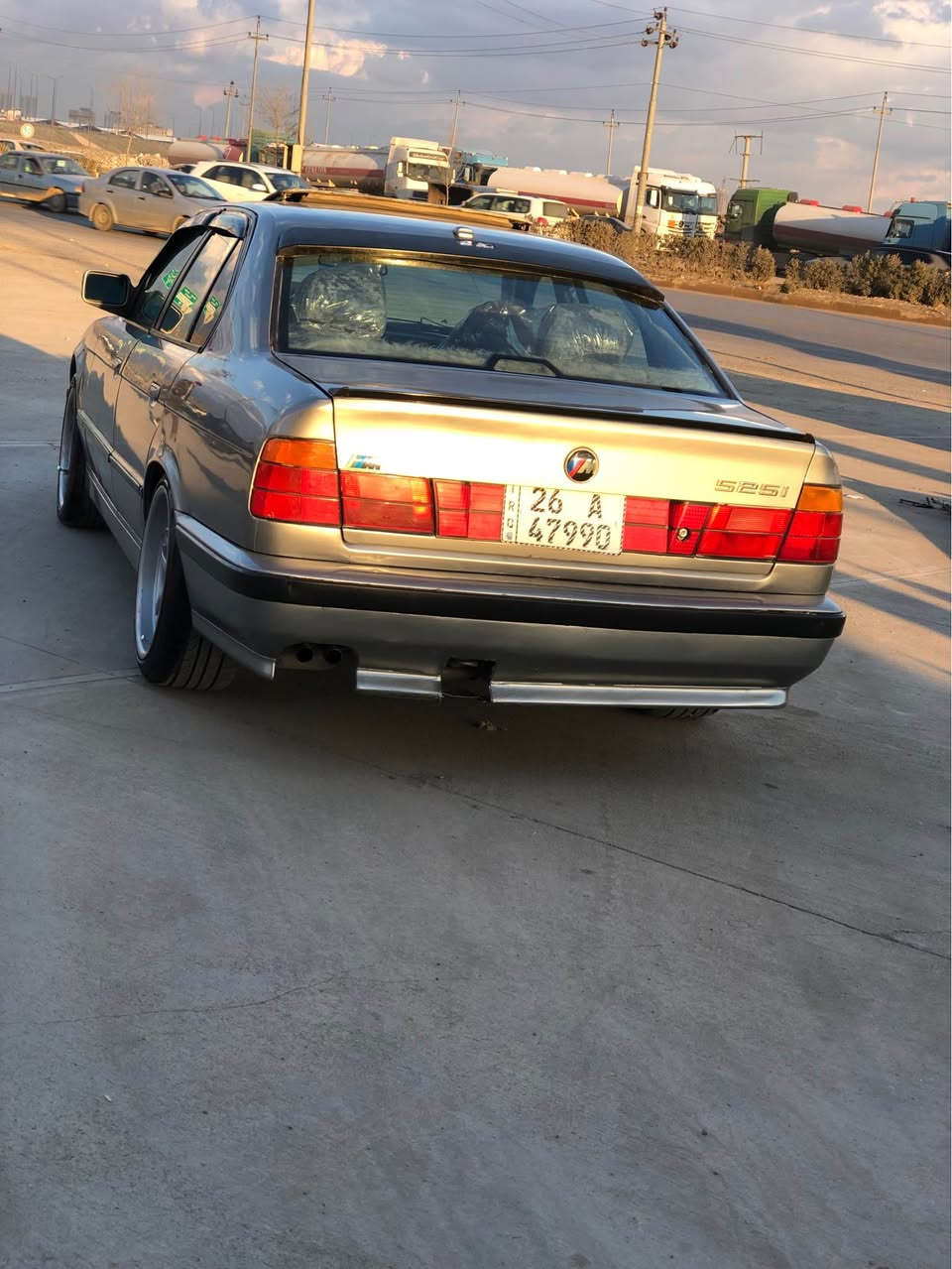 بيهيم مؤديل1991سةيارةكة 525جة مةكينةي كةبسة كيرحادية كيرومةكةينةو تةقةو رةقةي بةشةرت سةيارةكة رةقةم سلاحةدينة بةناوي خؤمانة وةكالةو بةناو كردن بةشةرت سةيارةكة بي ليدانة دةحامي لؤدةحامي بةشةرت سةيارةكة سةقف موس نية بةلةم بةموس دةيفرؤشم وةك ليدانو براو ئةو شتاني نية رةقةموسةنةًي نوية سةنةوي بلاستيكة سةنةوي تاوةكو 2030نوية هةزةي نوية ياني بةكورتي سةيارةكة نةقوستاني نية بةنزبةت سةحري 48وةرةقةو مةحامةلةكي برايةنة زماري وةتساب فايبةر ***********سةيارةكة لةهةوليرة أربيل, العراق
