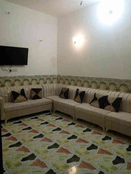 بيت بحي ساهرون قريب الحزام والفلكه كلش بضهر التجاري سعر 95 نظيف كلش جاهز للسكن يرهم مبادره بس شرط مقدمه 3 ملاين شرط جزائي ***********
