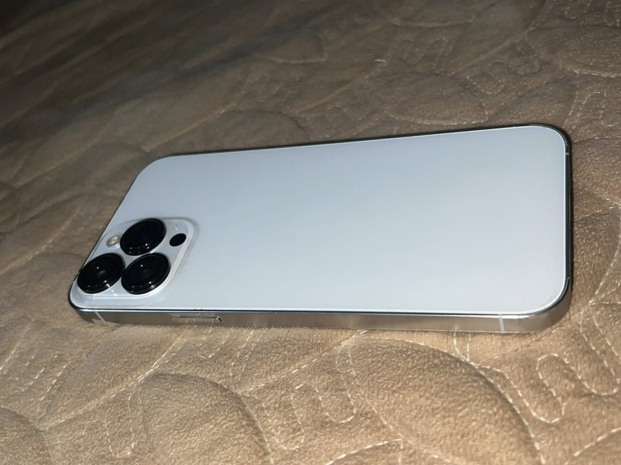 اولا: 13 برو ماكس لون بحري ذ256 بطاريه  94نضافه100‎%‎علا وضع الشركه ما مبدل بي شي كفاله عامه. السعر 700 وبي مجال بسيط
ثانيا:13برو ماكس لون ابيض ذ256 بطاريه 89 بلاديه نضافه 100‎%‎ كذالك علا وضع الشركه ما مبدل بي شي بلادي كفاله عامه. السعر 670
***********
