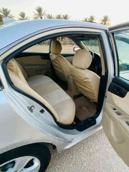 سلام عليكم وبتمه موديل ٩ كير ومكينه  ٢٤٠٠وحداديه تخم تاير تبريد ثلج فول مواصفات وتدفئه  وتبريد جاهزه السعر ١١٥ قطعتين صبغ بدون داخل *********** (((***********))
