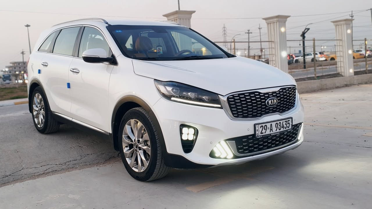 السلام عليكم 
للبيع او مراوس سورنتو 2020 خليجي مكفوله كفاله عامه
كير مكينه كله بشرط
سياره رقم واسط بسمنه تحويل ثاني يوم
مواصفات فول عده البونراما
السياره جاهزه من كلشي 
ماشيه 77 الف كيلو 
السعر-265 وبيها مجال
مكان السياره- كوت مركز المدينه 
للاتصال-***********
