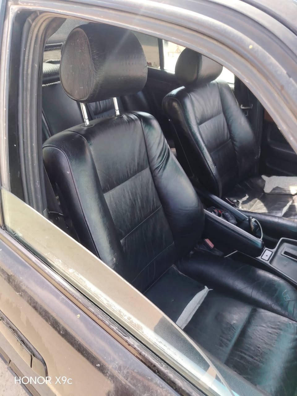 بي ام 525 موديل 95 جير محرك مقفول كوشينات كهرباء وجلد صاحب لا يوجد السعر 35 اتصال  ***********
