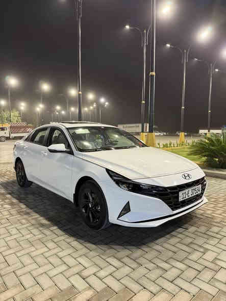 السلام عليكم النتره خصوصي خليجي زيرو كوري اصلي موديل ٢٠٢٣ السياره علا حطت الشركه بعدها زيرو ماشيه ٢ الفين فقط مدوشمه ارضيه كشنات السياره مواصفاتها سلايت تحكم ستيرن محور قياده ويلكب اربعه دسك السياره كفاله عامه بدون صبغ بدون تبديل داخل لونين الشراي يتصل السعر ١٨٢  بيها مجال بسيط مكانها بغداد ***********
