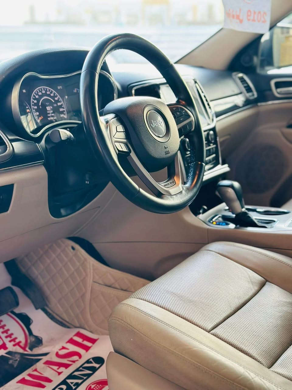 جيب موديل 2019 خليجية لمتد بلاص 
فول مواصفات سيارة جديدة 
كشنات كهرباء تدفئة وتبريد كشنات وتدفئة كشنات خلفية 
بانوراما 
كشنات جلد 
بصمة وتشغيل عن بعد 
3 شاشات 
وحساس امامي خلفي 
زينون 
باقي المواصفات معروفة 
ماشية 107 
السعر 300 ورقة 
للاستفسار 
*********** بغداد, العراق
