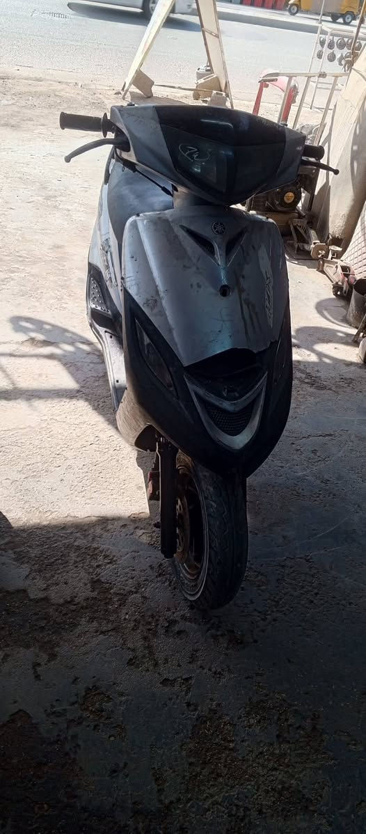 سلام عليكم شباب دراجه ماكس ثعلب للبيع دراجه حلوه ونظيفه كفراته بلادي بس البك لايت يرادله تبديل فقط دراجه حلوه ونظيفه وكامله اشاير سلف يرادله باتري فقط هندر واحد بيه بدايه خيط تحمه تكطع مكينه ناعمه حلوه 
استان تعليك بيه السعر 175 وبيه مجال بكاني بغداد الرشاد قريب على فلكت حي النصر *********** بي واتساب
