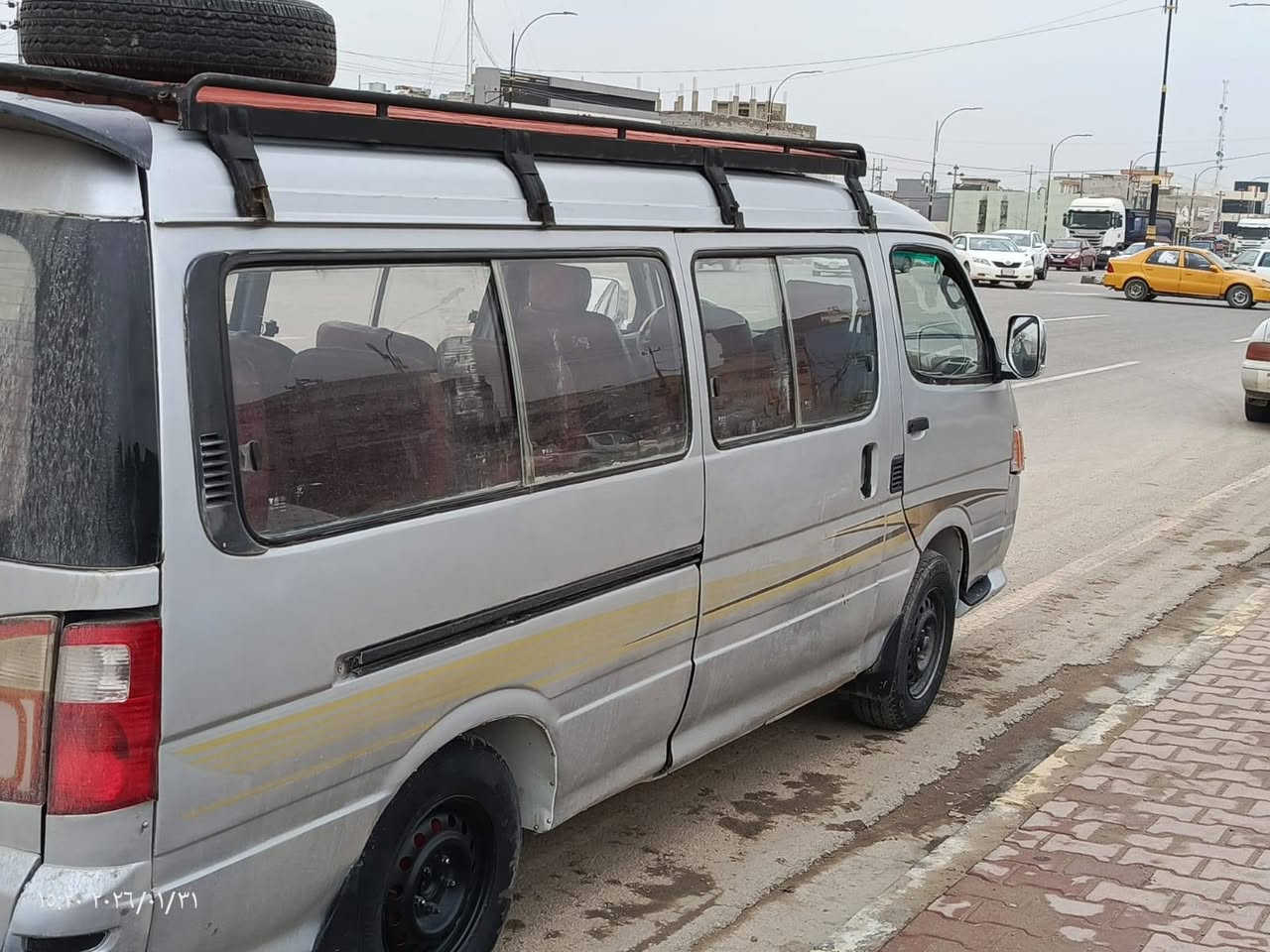 فتون 2011 بسمنه سياره جاهزه مصبوغه عام شرط تحويل طخم تاير جديد باتري جديد كير محرك اكسل كله بل شرط مكان السياره بل موصل سعر 60وبيه مجال شي قليل رقم بي واتساب ***********
