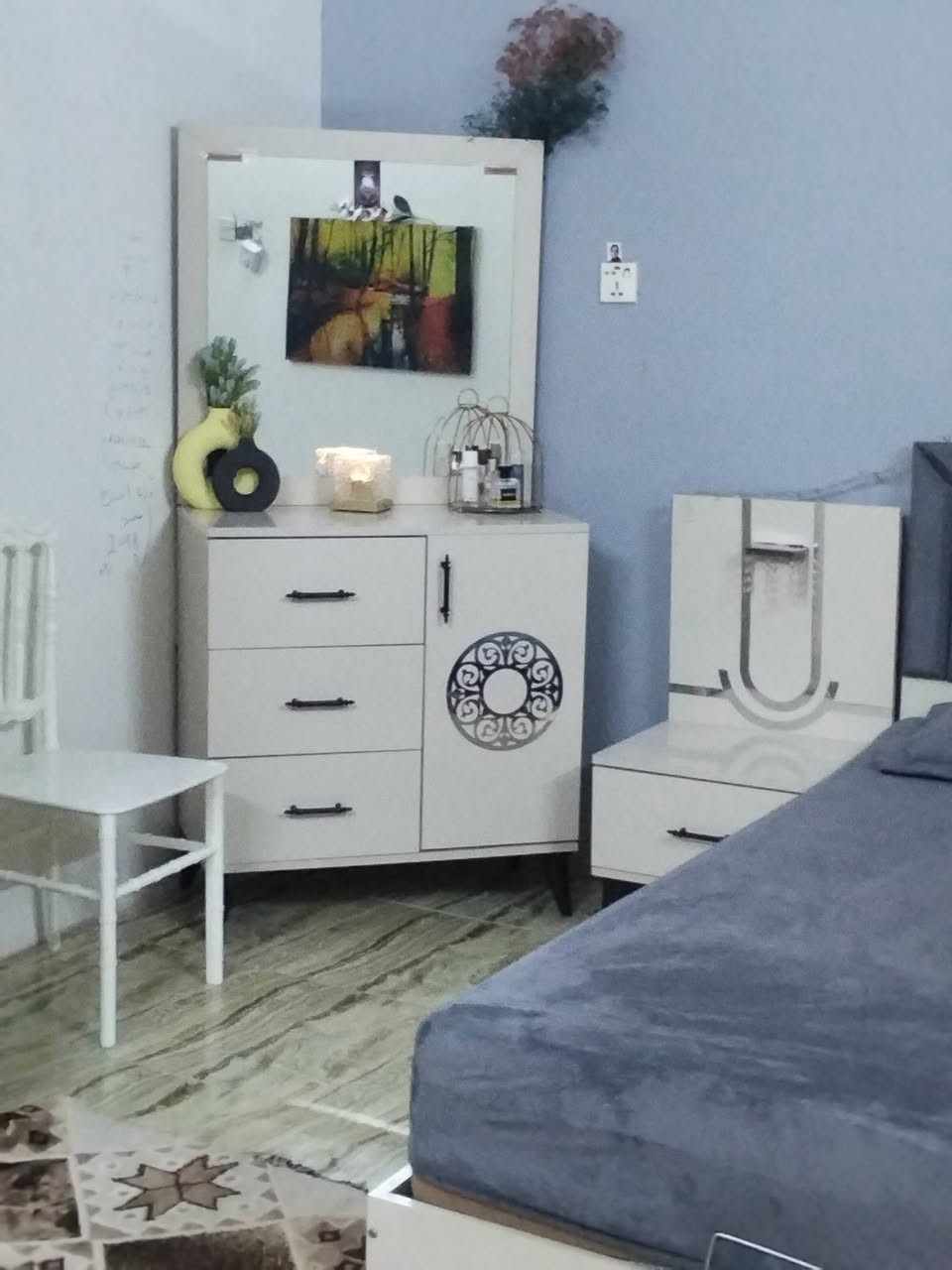 اسلام عليكم غرفة تركيه للبيع ومرتبه 
5 قطع 
سعره 470 الف 
المكان بغداد الأمين 
*********** واتساب
