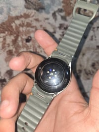 ساعة سامسونك الجيل السابع الحجم الصغير. بحالة نظيفة بدون اي فطور بالشا...