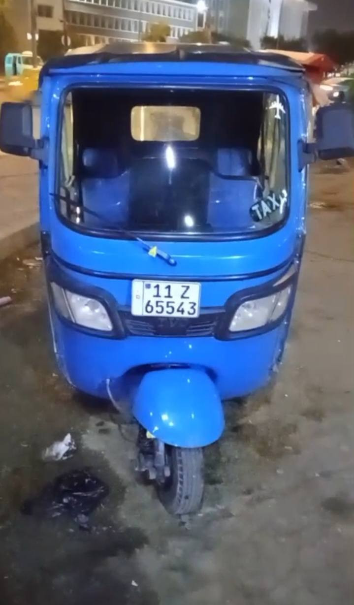 تكتك للبيع موديل 22رقم وسنويه تحويل ثاني يوم رقم انكليزي 
7ونص بيها مجال بسيط الاتصال ع الرقم***********
