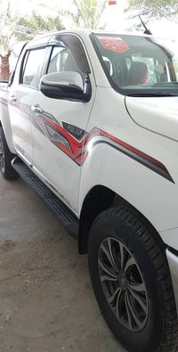 هايلوكس • ٢٠٢١ • فول مواصفات