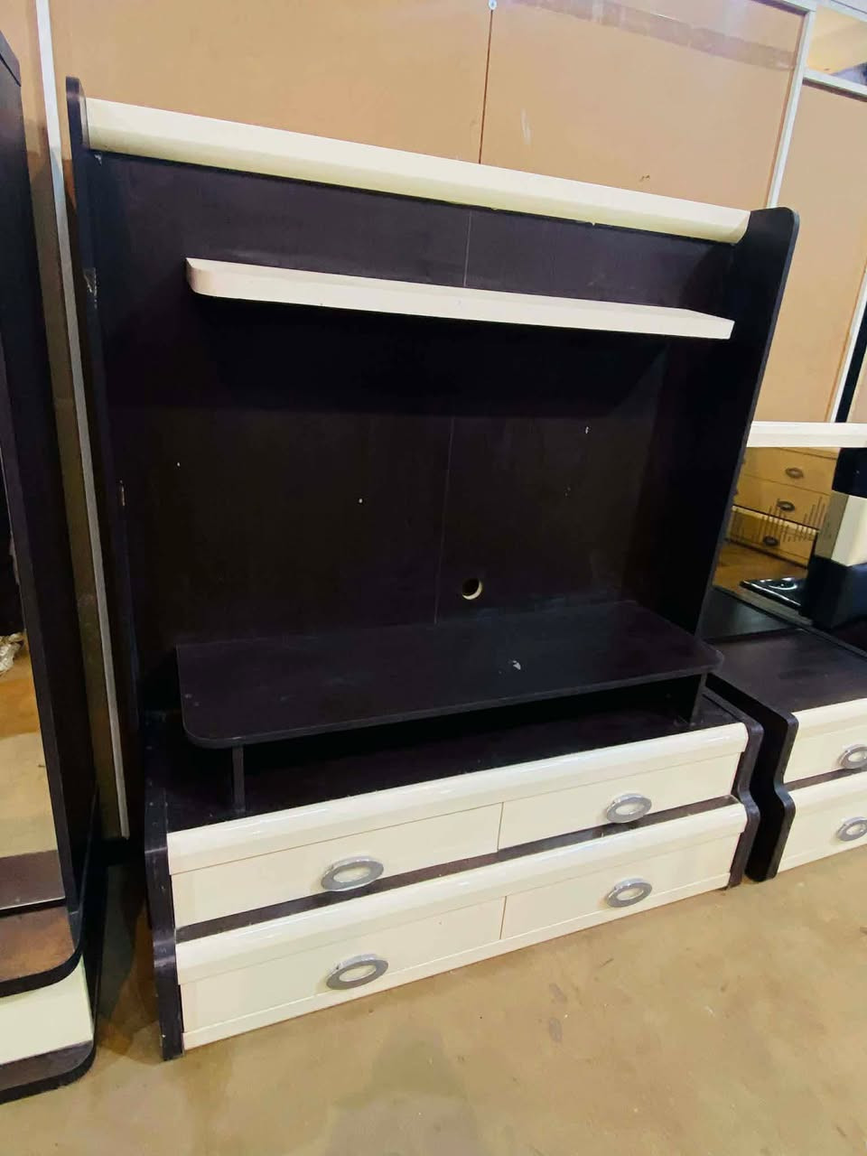 غرفة نوم تركي مستعمل
تتكون من 👈 10👈 قطع🥰
نضافة 80/%💯
بيها معرض بلازما 
السعر 👈750👈ألف فقط
مع نقل وشد داخل بغداد مجاني


**إذا كنت صاحب هذا الإعلان وتريد حذفه لأي سبب، رجاءا أرسل رسالة إلى الدعم الفني**