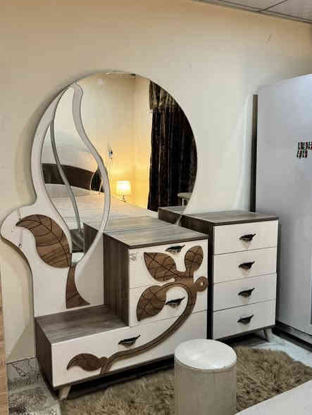 غرفة تركي ثقيل درجة أولى كاملة مثل ما بالصور السعر ٤٠٠ الف وبيها مجال حك الجيه المكان كربلاء باب طويريج المراسلة على الخاص او رقم الهاتف ***********
