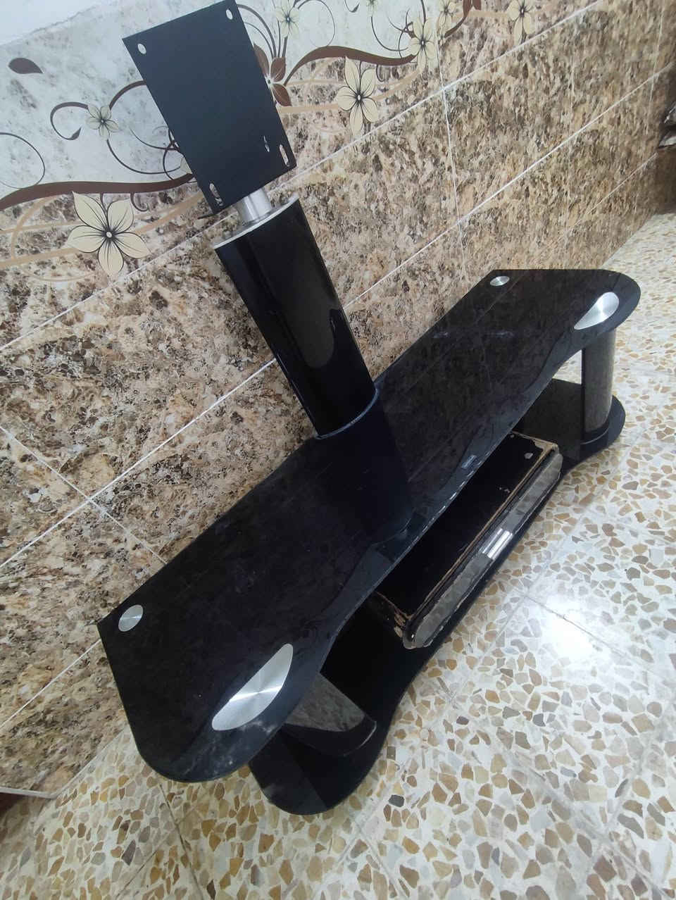 ميز بلازما
السعر 25 
للاستفيار ***********
