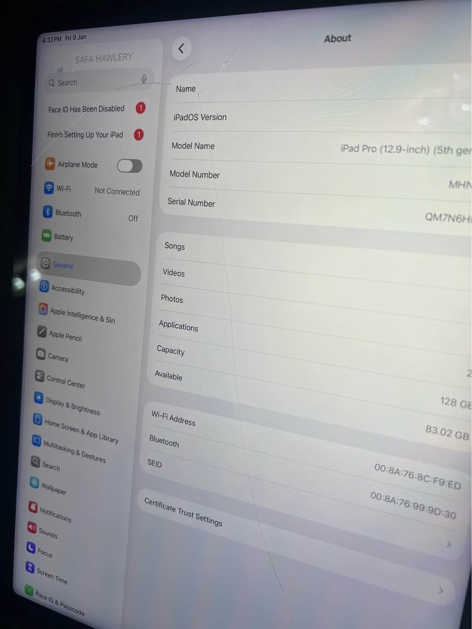 ئايپاد پرو ١٢،٩ 
١٢٨ گيگاية 
بةس جامةكةي درزي هةية و شاشة و لةمسي و سةوتي زور بي حةيبة ٤ سةماحةية شتيكي نازدارة بو خويند و ياري فولة پوبجي ١٢٠ fps
سعري ٢٩٠$ دولار و كةميك محامةلة 
رقم*********** أربيل, العراق
