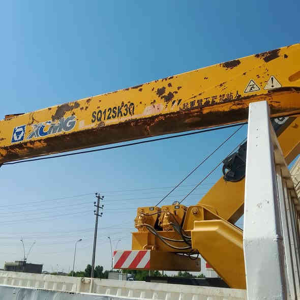 السلام عليكم كرين هياب صيني 12طن دخول جديد منفيس بصره موديل 2012 اصل مكفول كفاله عامه السعر 350000$  يعني تلاثه ونص للاستفسار الاتصال علا الرقم ***********
