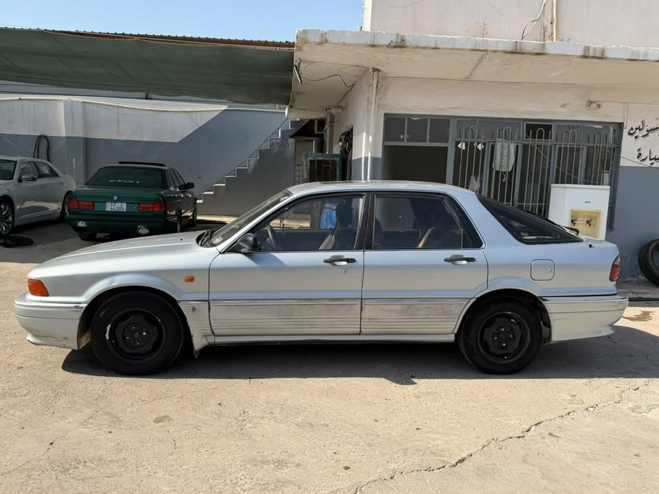 سلام عليكم مستبوشي كلنت للبيع سياره فول كير اوتو  سلايت تدفه مقاعد جمات كهرب مري كهرب تبريد ثلج  موديل92 رقم نينوى شرط التحويل سياره مكفوله من صبغ وتعديل سياره وضع شركه سياره سبيره منازل سعر60 وبيه مجال قليل للتواصل***********
