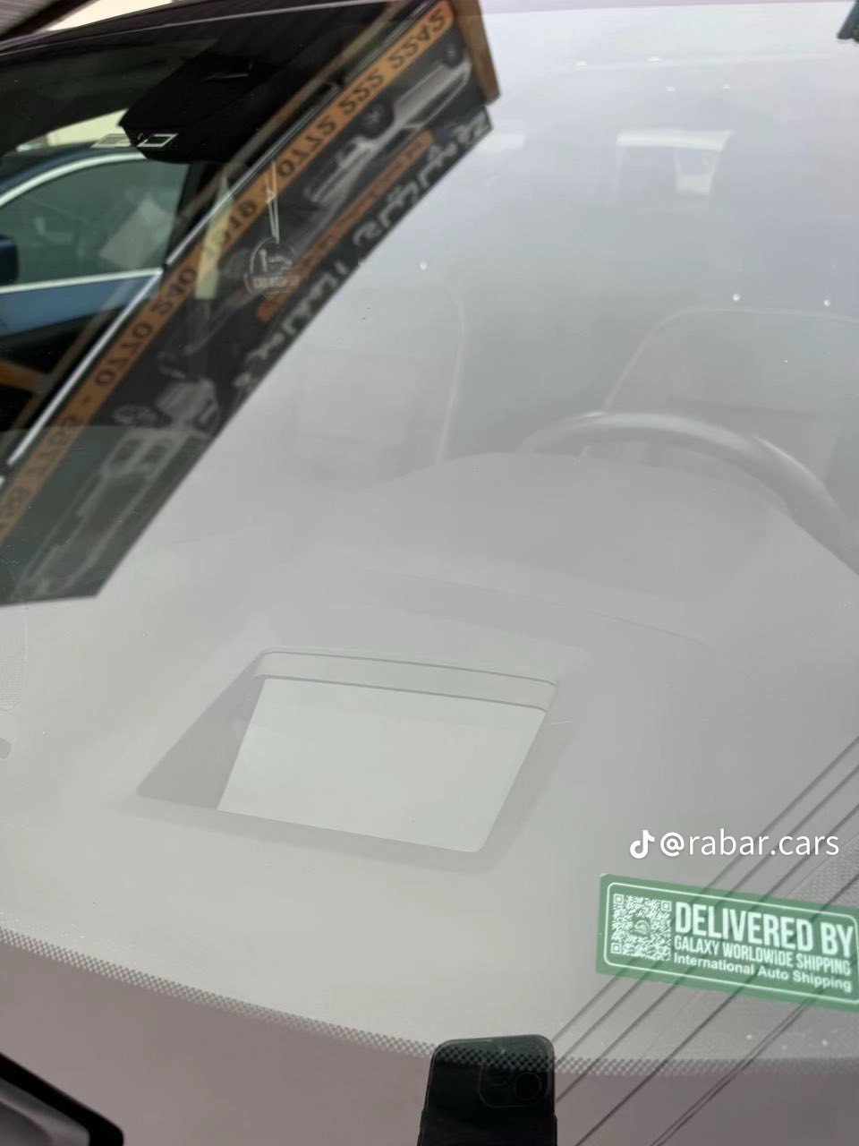 GMC اكاديا دينالي 2022
حجم المحرك : 6 سلندر 3600

لون السيارة : لونااسودنوس سندوگ صبغ

بدون ئیرباگ   
المسافة : ٤٤میل 

 

المواصفات:

•5 انظمة للقيادة 

•3 صفوف 7 راكب VIP

•لايتات Led امامي وخلفي 

•رادارات أمامية وخلفية وجانبية 

خمس كاميرات 360°

شاشة داتاشو
شاشة الکترونی

کرسي السایق هزە
 
دبل بانوراما
 
دبل اکسل AWD

•مقاعد جلد بريميوم مع تطريز دينالي

•شاشة كبيرة 8 انج تدعم Apple CarPlay/ Android Auto

•نظام Bose الصوتي ( راقي جدا وصوت عالي )

•تبريد وتدفئة للمقاعد الأمامية
تدفئة للمقاعد خلفیة

•تبريد خلفي مع تحكم مستقل
 
•رادار تنبيه وتصادم

•تنبيه مغادرة المسار 

•مثبت سرعة ذكي
 
•مانع انزلاق + انظمة توازن متقدمة
 
•تدفئة الستيرن
 
•نظام تشغيل عن بعد

•شاحن لاسلكي للموبايل

•نظام فتح الصندوق لمس & بالقدم (Hands-Free،     

•نظام USB متعدد بكل الصفوف

•نقطة عمياء

•توقف تلقائي عند الطوارئ

•حساسات ضغط الاطارات

•تنبيه المشاة

•نظام (Oil Life Monitoring System) ينطيك نسبة عمر 
الدهن المتبقي بدقة مثلا 95‎%‎

وغيرها من المواصفات الخاصة بفئة الدينالي

سعر  260$
مكان السيارة سليماني 
***********
السيارة باسمّي .
