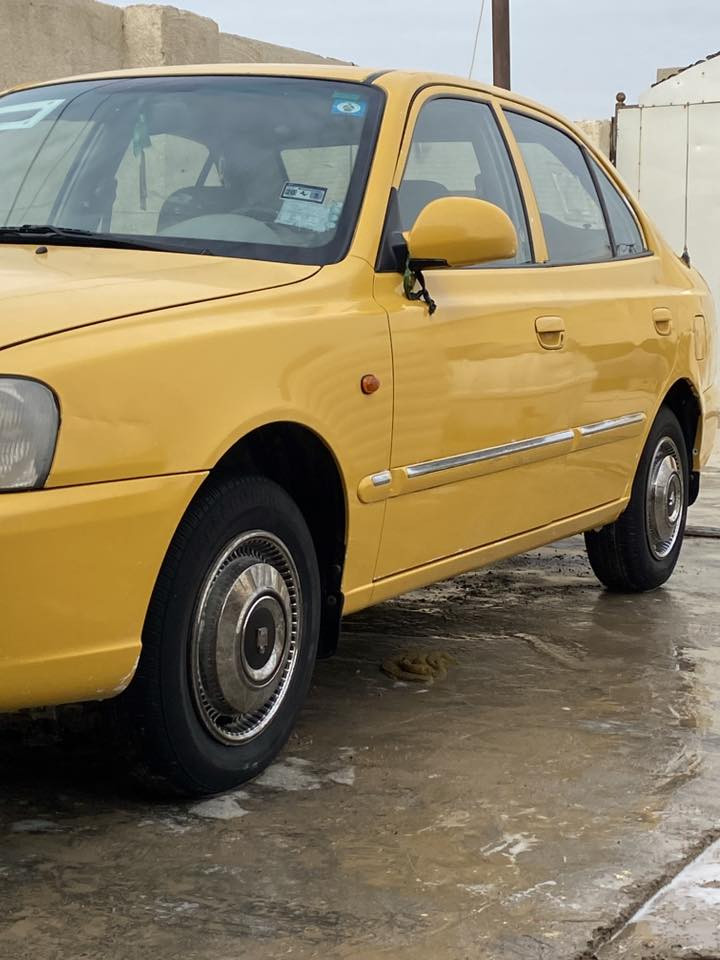 السلام عليكم  هونداي فيرنا موديل 2014 ما معيودة السيارة كدام العين الاسونار موجود وي الصور وبيها جاملغ الخلفي بي بارد جه السايق استعمال شخصي #السعر_78_وبيها  مجال إذا صارتلك القسمه عقد مروري 
مكان السيارة قرب بسمايه 
رقم الهاتف ***********
