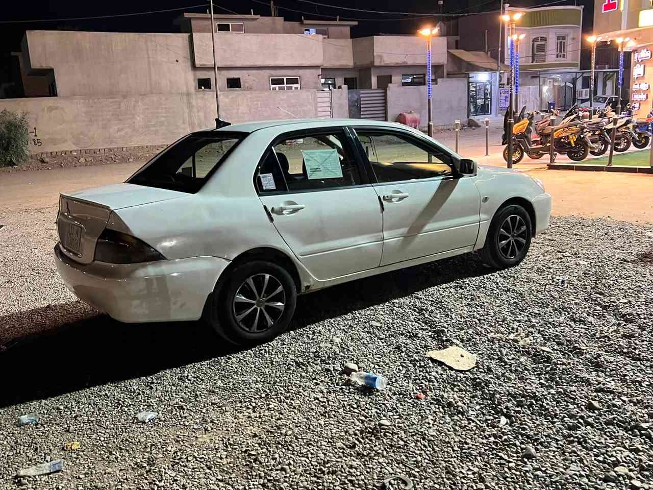 السلام وعليكم
لانسر 2002 محدثة 2010
مكينه 1500كير عادي 
رقم بغداد دولي 
تبريد ثلج 
السعر 55وبيها مجال 
***********
