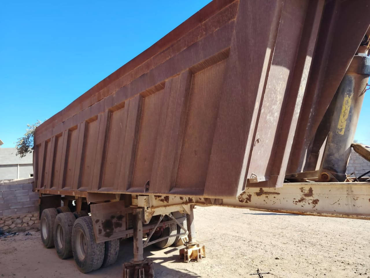 نساف ذرعه ٣١ استندر مع التعلاوه ٣٧ جك مكفول شاصي مكفول مكفوله من ميله عربانه كبل للشغل سعر ١٤٠ بيهه مجال مكلف بلنشر للإستفسار ***********
