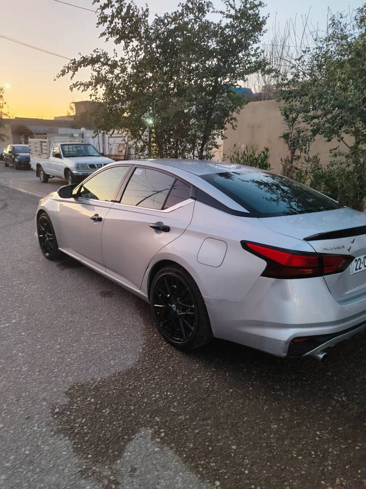 Altema 2020 sv  مەکینە 2.5 مەڕغوب 
 چامڵغو  دەرگای   سەکن بۆیاغە لەگەڵ  4 بست  بۆنیتی    تۆزێک ناوی کرتوە  بەڵام شایەنی  باس نیە    درەگای پشت سەکن تۆزێک ساردو pdr هەیە       چوار تایەو ویلی لۆکی لەسەر سعری تایەو ویلەکانی 400دۆلارە، سەنەوی تا  نزیک 2028 تازەیە 
سعری 135 
***********
*********** كركوك, العراق
