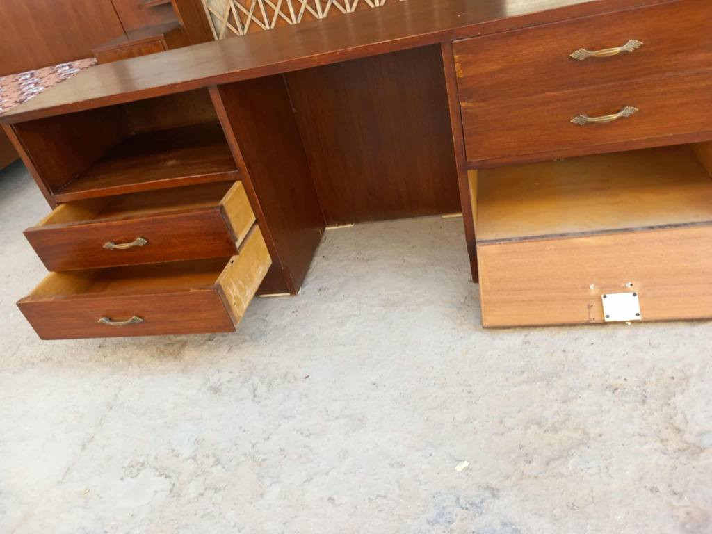 ميز تواليت مستعمل السعر 80 وبي مجال العنوان بغداد الكرخ تقاطع درويش البياع شارع البداله الانتصارسوق اميمه فرع مجمع الرازي ع اليمنه منتصف شارع ع اليسرى خلف مي اور
***********
*********** بغداد, العراق
