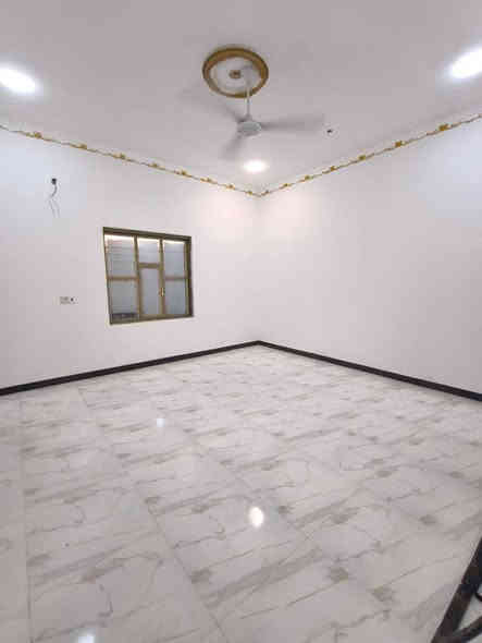 اسعد الله اوقاتكم بكل خير 🔷
***********
متوفر بيت البيع 🔷 
بمساحه 300متر 
طابو ملك صرف تحويل سهم  باسم المشتري 🛑
الموقع البصره ابو الخصيب شارع كوت الحمداني قرب المحكمه الجديده 
مو بيت روعه 🏨
البيت يحتوي على
#غرف نوم 3
#صاله
#ديوان
#مطبخ
#كراج
#حديقه🌹 
#صحيات داخلي وخارجي 🛑
#سعر البيت 140مليون اوبي مجال 
جميع الخدمات ماي كهرباء شارع 10 متر 
تفاصيل اكثر اتصل 
//***********✔️🔷
