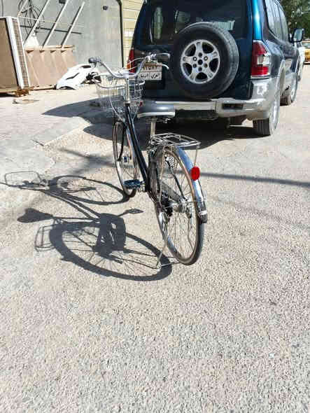 السلام عليكم بايسكل حاوية قبل فترة اخذتة البايسكل نضيف كير وحساس كير 3 نمر السعر 115 وبي مجال مكاني كربلاء الرقم ***********
