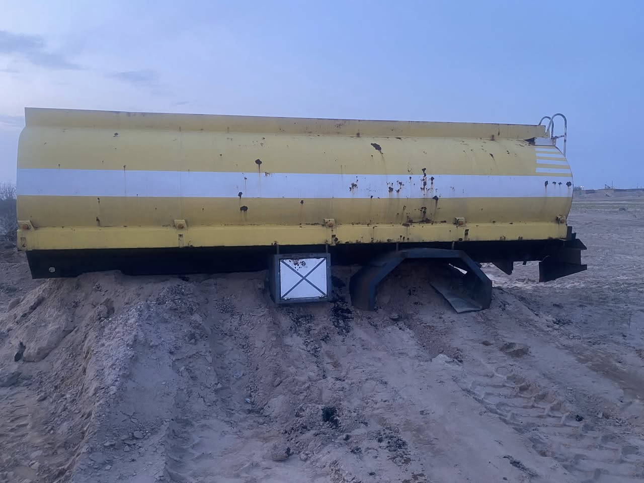 تاكي للبيع   السعر مليون. ونص. ***********. 📍خور الزبير
