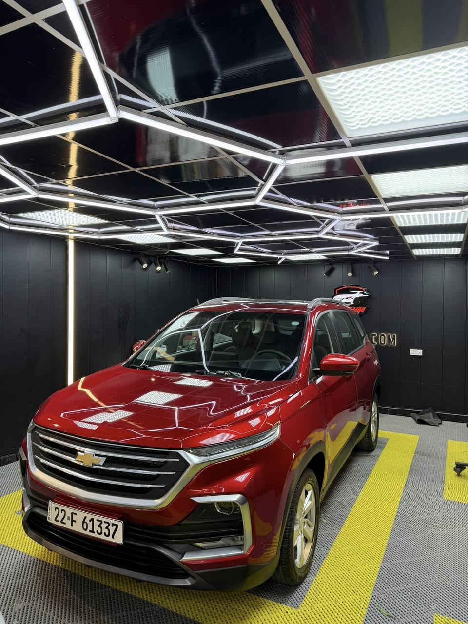 السلام وعليكم شوفر كابتيفا للبيع موديل  2021ماشي 60 الف نظيفه جدا استعمال بيت وبيها ادامه كامله جاهزه من كلشي مكان بغداد اليرموك اربع شوارع سعر135وبيها مجال بسيط
***********
