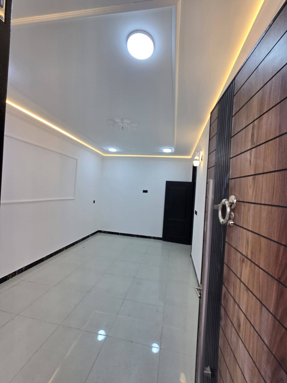 دار للبيع 100 متر بناء حديث درجه اولى 2026
الواجهه 5 , النزال 20  مدخلين 
يحتوي على 4 غرف وحمام 2
موقع مميز حي الجهاد المخابرات
للاستفسار اكثر الاتصال متوفر واتساب
***********  ,  ***********
