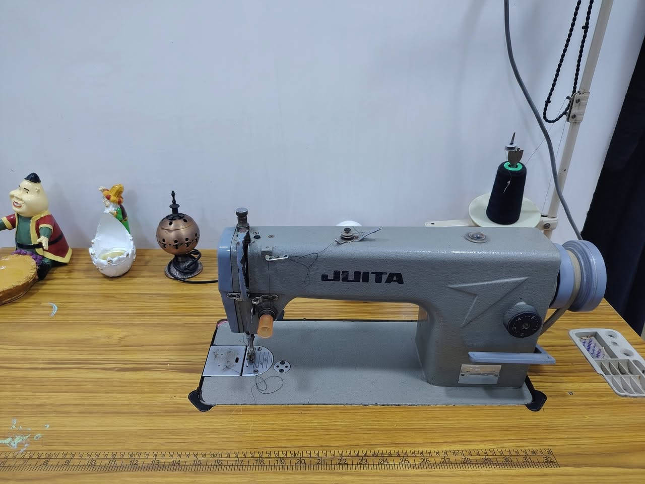 السلام عليكم مكينه جته صناعيه للبيع نضيفه وشغاله  كدامكم موضح السعر ٢٠٠وبيها مجال لشراي
 مكاني الحسينيه شارع الحشد تواصل ***********
