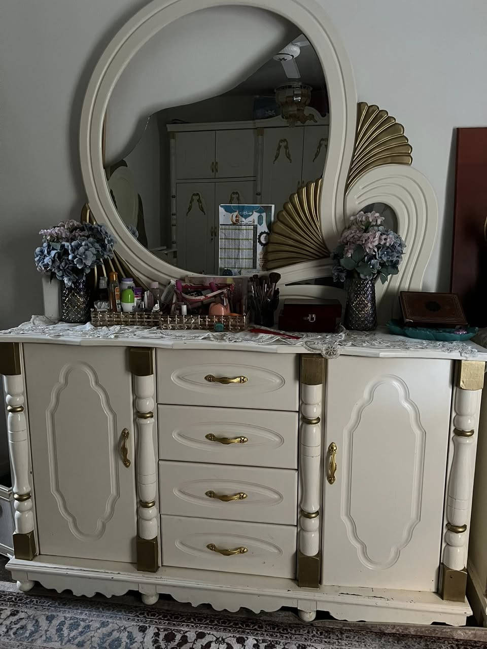 مكلفه بالنشر
غرفه حطاطه نظيفه جدا بس المرايه يرادلها تبديل الاستفسار ع هذا الرقم 
***********
العنوان أنبار /فلوجه
