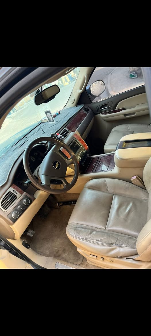 سلام عليكم تاهو 2009 ادوات ادوات
سياره جديده مال جناي 
مواصفات اي لتي زت  فول مواصفات 
داخل عسلي 
كشنات منفصل 
لايت زنون سكن زنون 
معروفه مواصفات اي لتي زت 
السعر 95
العنوان بغداد الرقم ***********
