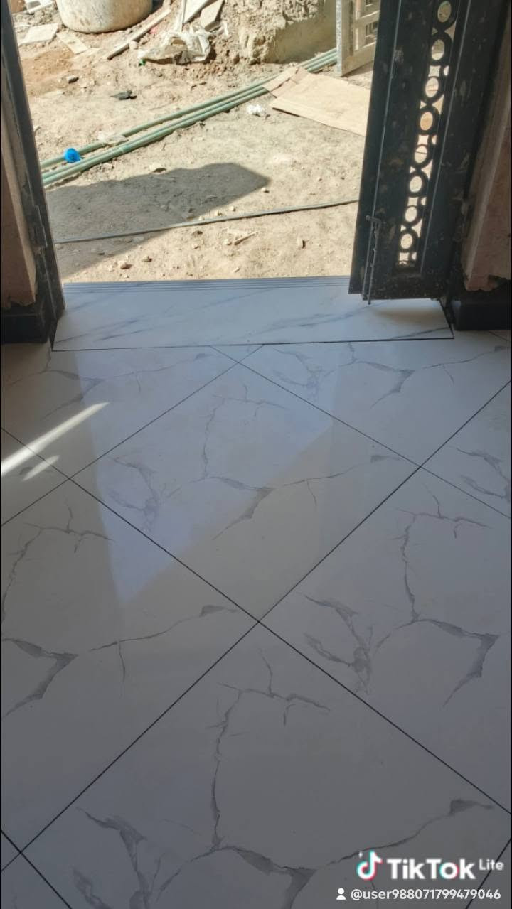 خلفه سيراميك متفرغ حاليا عملي داخل الحلة وشغل يرضي الله ويرضى ابو البيت ***********
