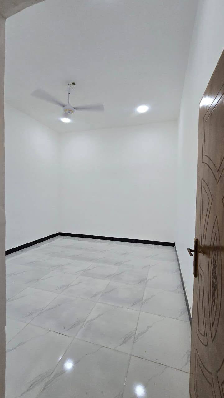 توفر دور سكن البيع
طابو زراعي والمالك عراقي
العنوان البصره حمدان شارع المركز
المساحه البيت الواحد 150متر
توفر كافت الخدمات ماي كهرباء تبليط مجاري
غرفتين وصاله وستغبال صحيات دخليه وخرجيه منور بناه حديث شغل درجه ‏أوله
السعر 85مليون وقبل التفاوض
الستفسار تصل ***********
ابو رقيه السيلاوي
