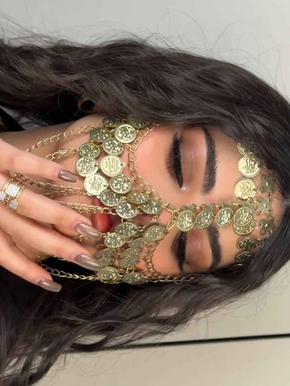 👑🔥 مو إكسسوار… هاي تاج ملوووك 🔥👑

لمعة ذهب تخطف الأبصار ✨
تفاصيل عملات تراثية تكتب اسمج بـ عنوان الفخامة 💛

إطلالة تخلي الكل يسأل:
منو هاي الملكة؟ 😌👑

إذا تحبين التميز… إذا تحبين الهيبة…
فهذا الاختيار إلك وبس 🔥✨

فخامة × أنوثة × حضور ما يتكرر 💛
مناسبة للأعراس 👰🏻‍♀️ وجلسات التصوير 📸 والسهرات الملكية ✨ Singapore


**إذا كنت صاحب هذا الإعلان وتريد حذفه لأي سبب، رجاءا أرسل رسالة إلى الدعم الفني**