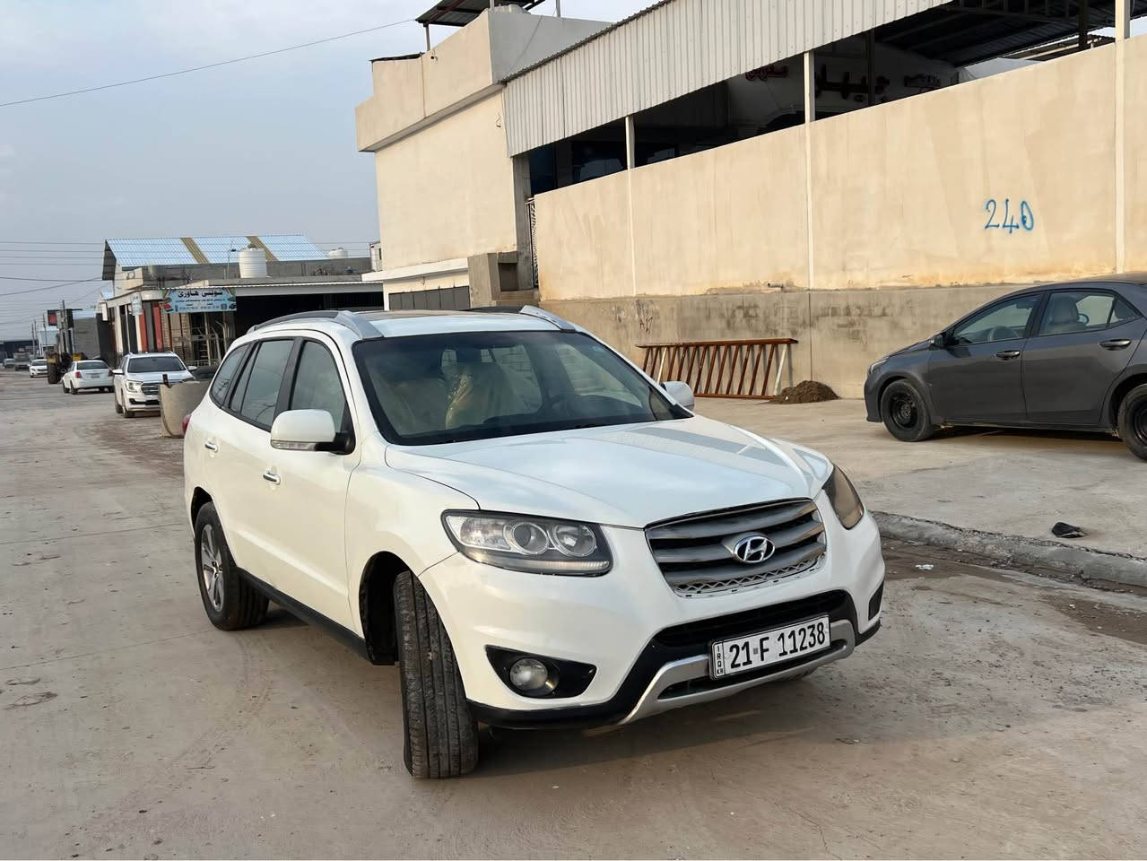 سنتافي ٢٠١٢ خليجي فول موصفات ٣ مقعد
رقم و سنويه جديد  وكاله تحويل بشرط
سياره بيها ٤ قطع و شوي بسقف ابيع عام  
بجم  خلف  داخل بواب كلها كبس 
سياره جديد  لوك 
سعر (( ١١٩ )) ورقه و مجال بسيط
تلفون  ( ***********) واتساب و فايبر اكر, نينوى
