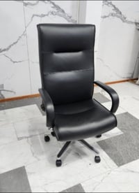 كرسي مكتبي • جلد طبي • الناصرية مركز