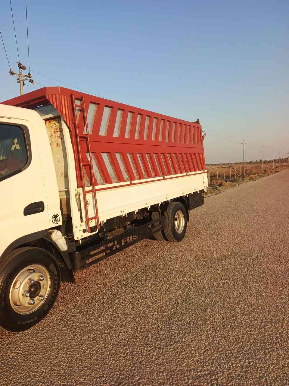 السلام عليكم سياره كنتر البيع موديل 17رقم قادسيه سياره جديده من كل نواحي تخم تاير جديد سياره مكفول كفاله عامه من دعاميه الدعاميه رقم تليفون ***********
